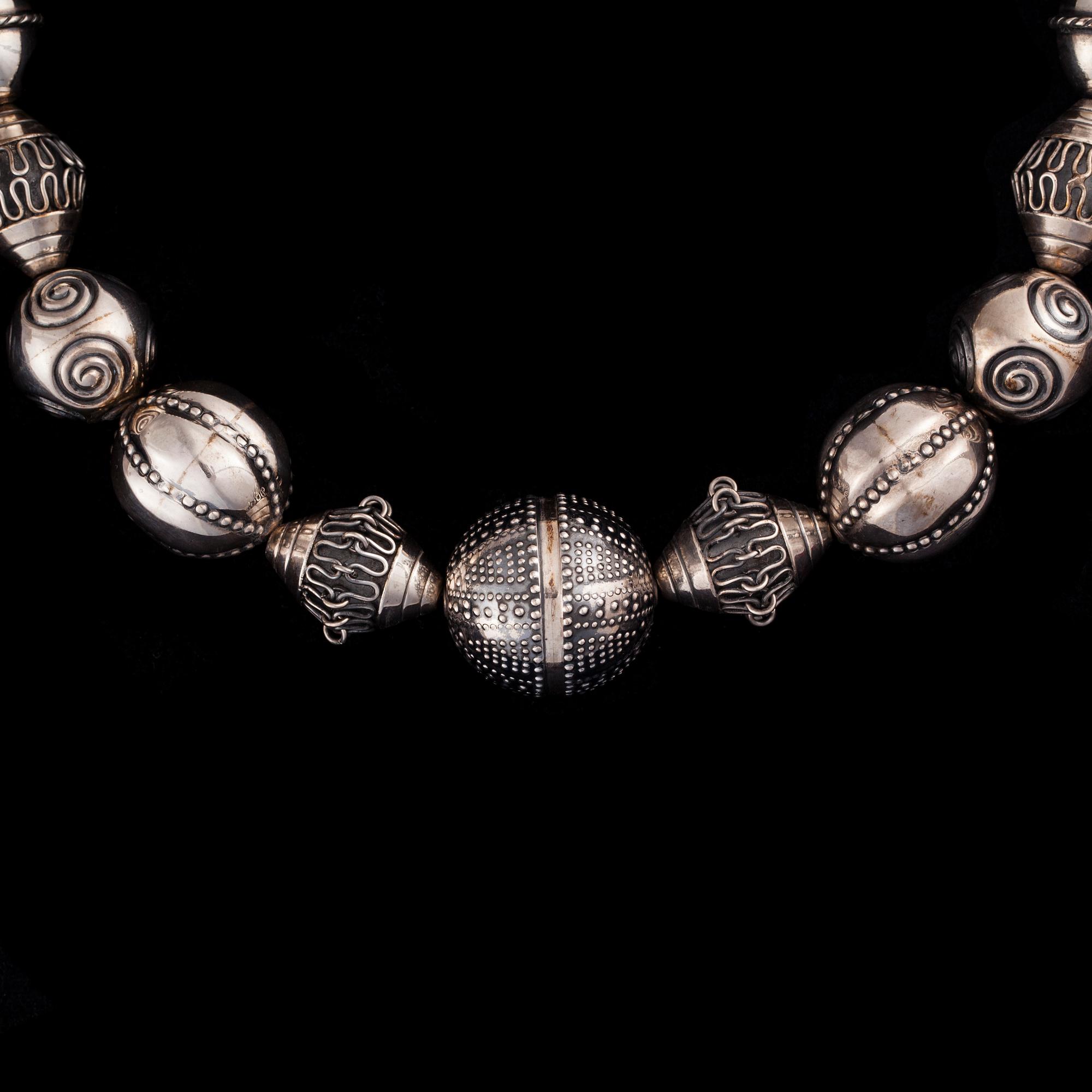 COLLIER, ARMBAND, ÖRHÄNGEN samt RING, silver, Kalevala Koru 1965-67.