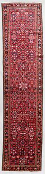 Semi-antique Hamadan rug, approximately 447x102 cm.