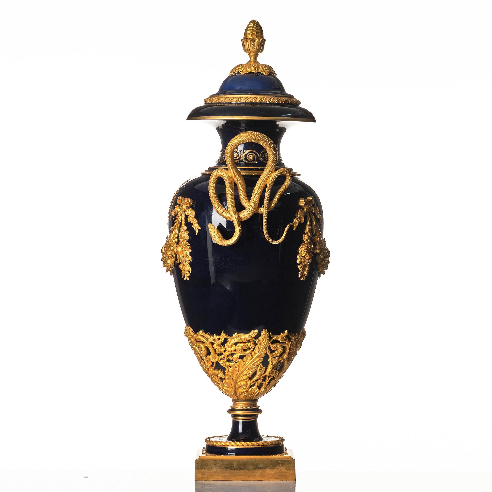 Floor vase, Sèvres style France around 1900.