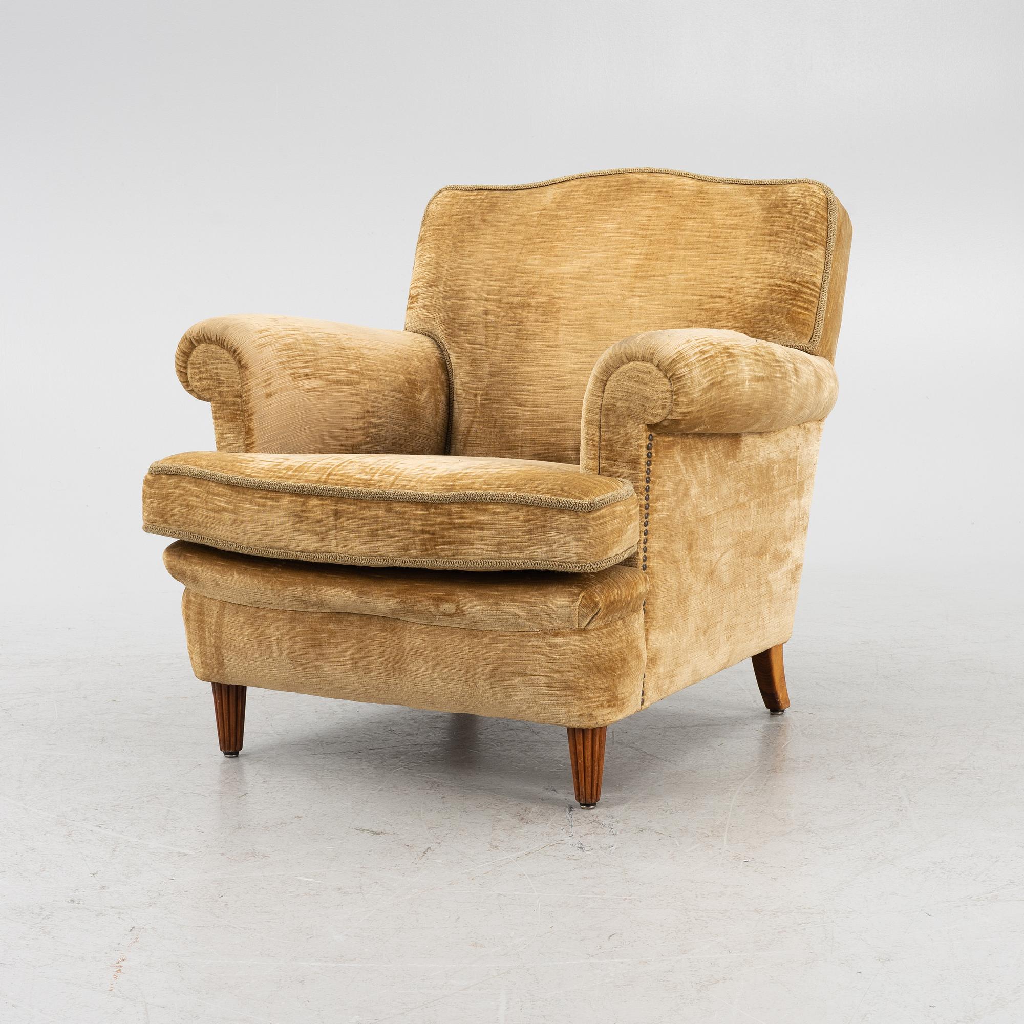 A mid 20th Century armchair.