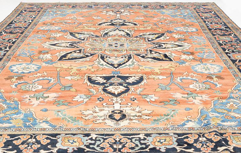 A carpet, semi-antique Heriz, ca 464 x 358 cm.