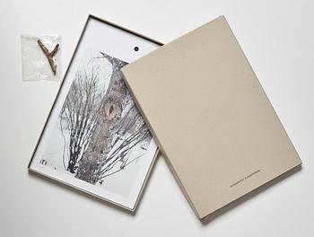 ANDREAS ERIKSSON, portfolio. Signed AE inside the box and numbered 18/250.