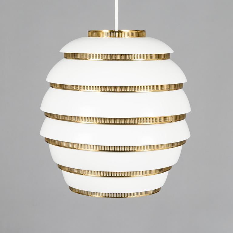 Alvar Aalto, a pendant lamp A332, 'Beehive' for Valaistustyö.