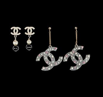 1237. Two pair of earrings by Chanel, fall 2004.
