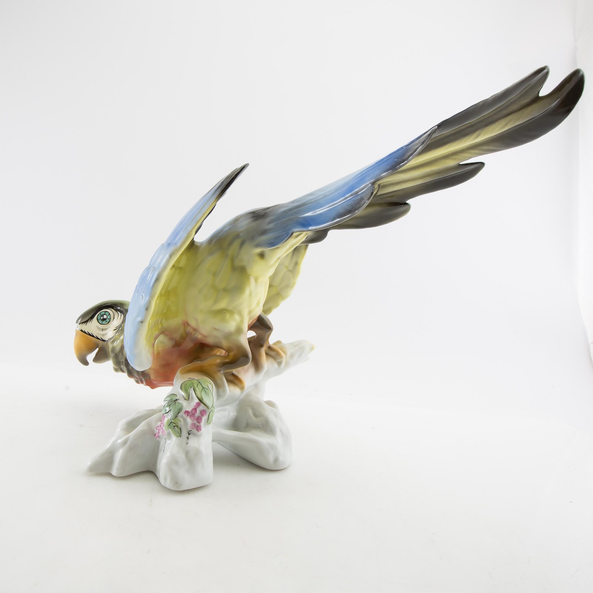 Figurine Cluj-Napoca Romania mid-20th century porcelain.