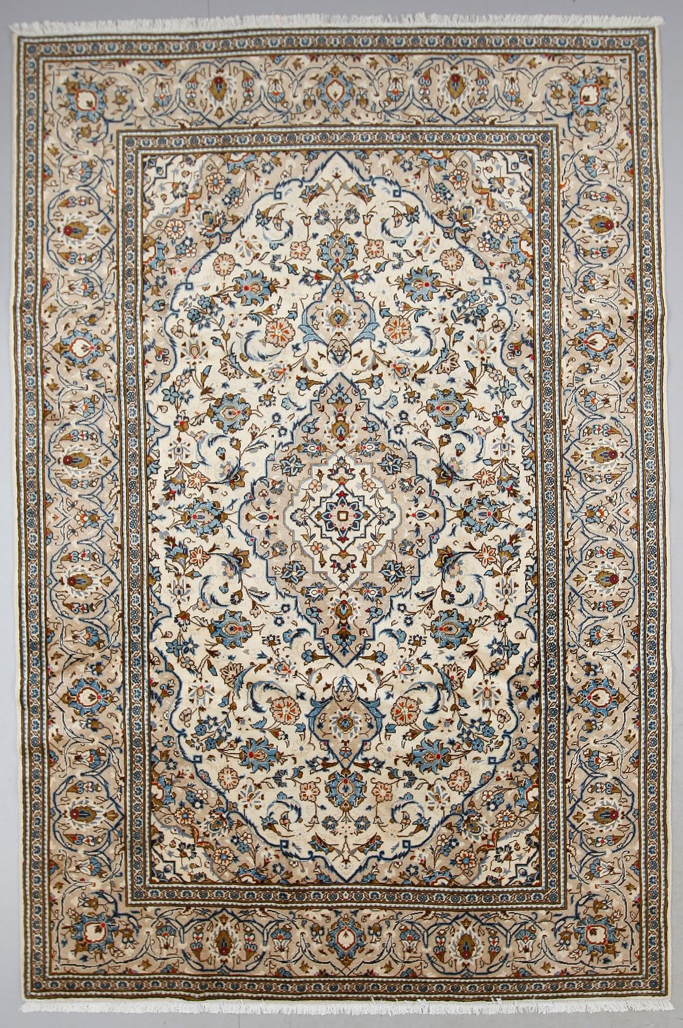 MATTA, Keshan, ca 305 x 200 cm.
