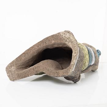 Mari Simmulson, skulptur, "Sittande balinesiska", modell 4294, Upsala-Ekeby, 1957.