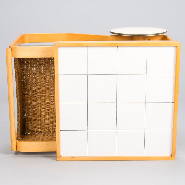 ALVAR AALTO, A 1960s '900' tea trolley for Artek, Finland.