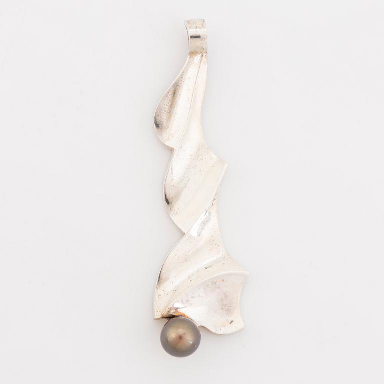 Rolf Karlsson, silver and cultured pearl pendant.