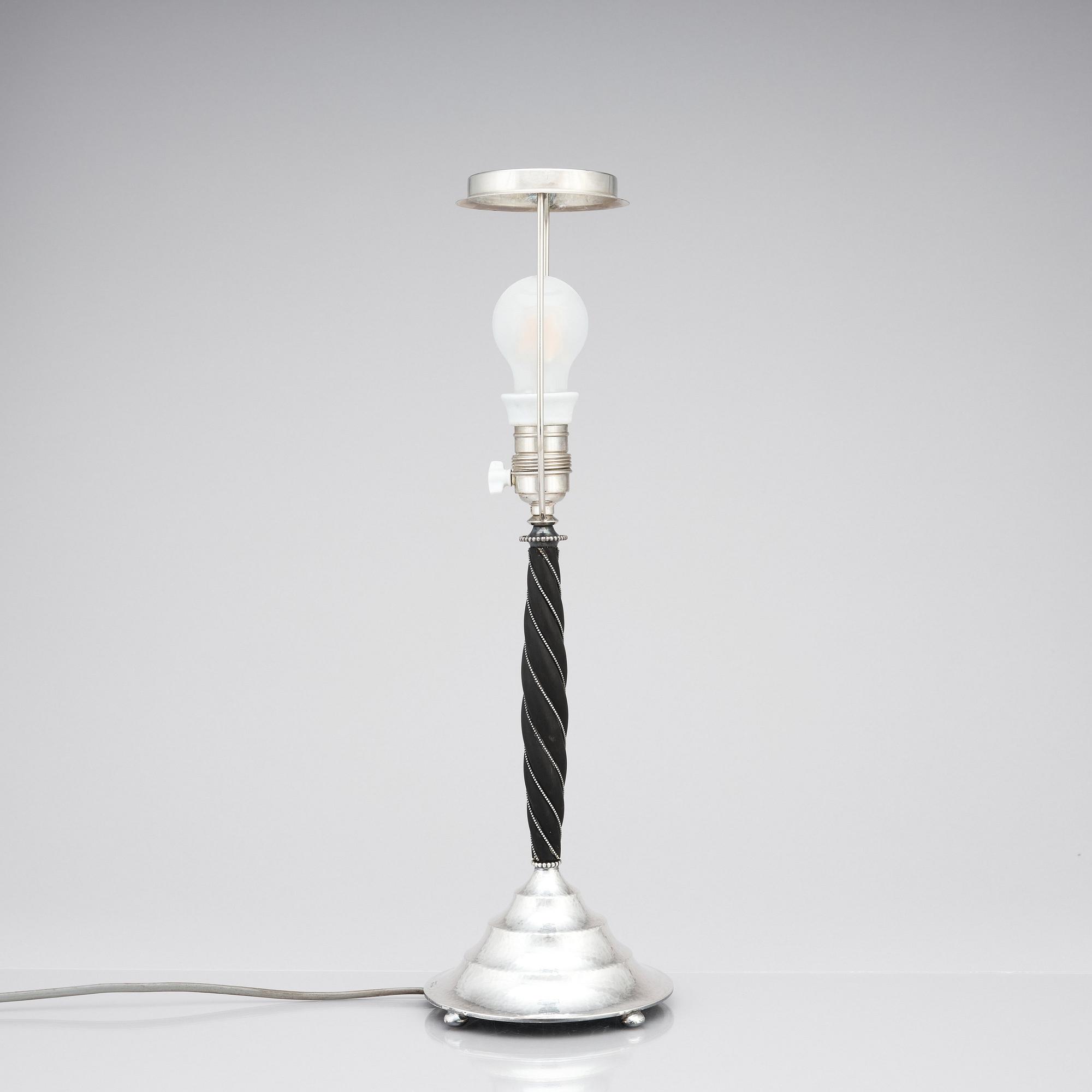 K. Anderson, bordslampa, Stockholm 1926, silver och svärtat trä.