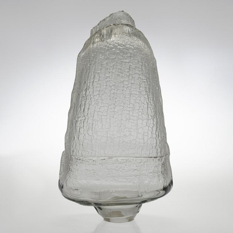 Timo Sarpaneva, a 'Shadows' sculpture from Finlandia series, signed Timo Sarpaneva, Iittala.