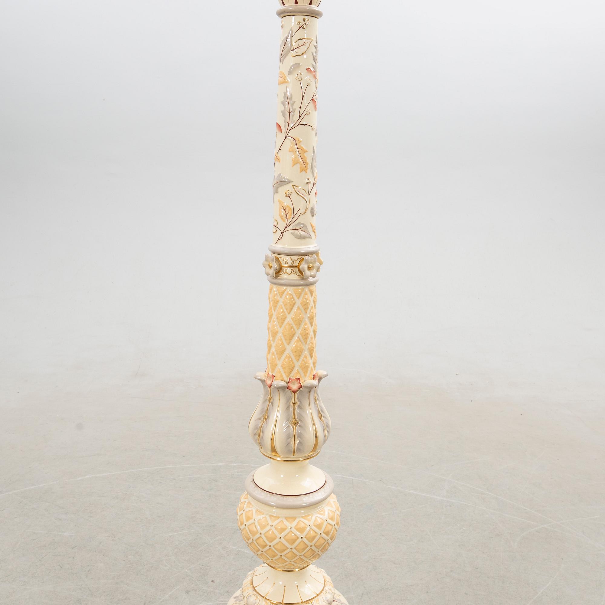 Golvlampa/Fotogenlampa Nyrenässans Rörstrand sent 1800-tal.