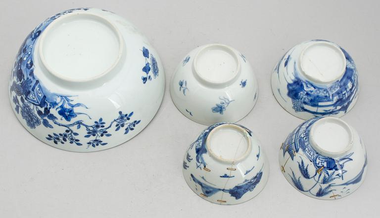 SKÅLAR, 5 st, porslin, Kina, bl a 1700-tal.