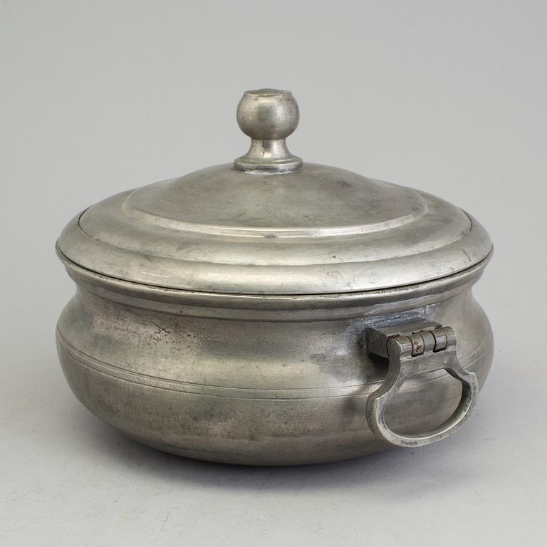 A pewter porridge bowl, Nils Abraham Santesson, Stockholm, 1858.