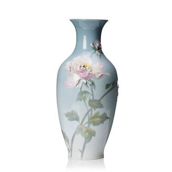 Algot Erikson, an art nouveau porcelain vase, Rörstrand ca 1900.