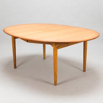 Hans J Wegner, A 1950s dining table model JH 567, Johannes Hansen, Denmark.