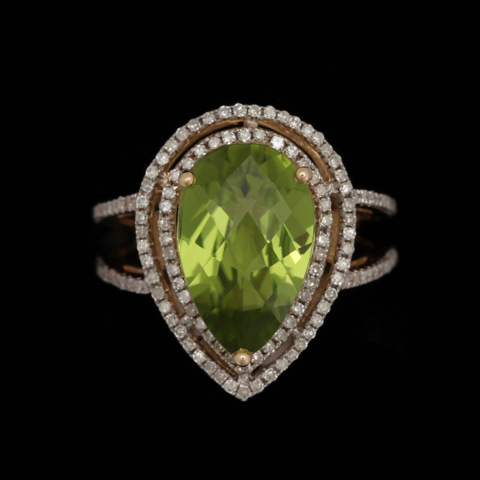 RING, fasettslipad peridot, 4.91 ct, med briljantslipade diamanter, 0.75 ct.