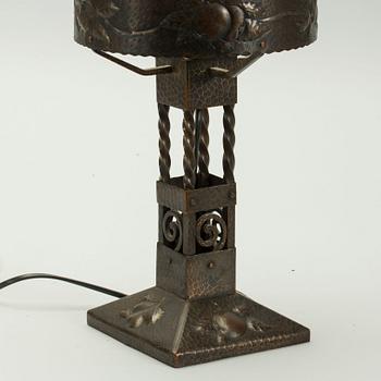 BORDSLAMPA, jugend, 1910-tal.