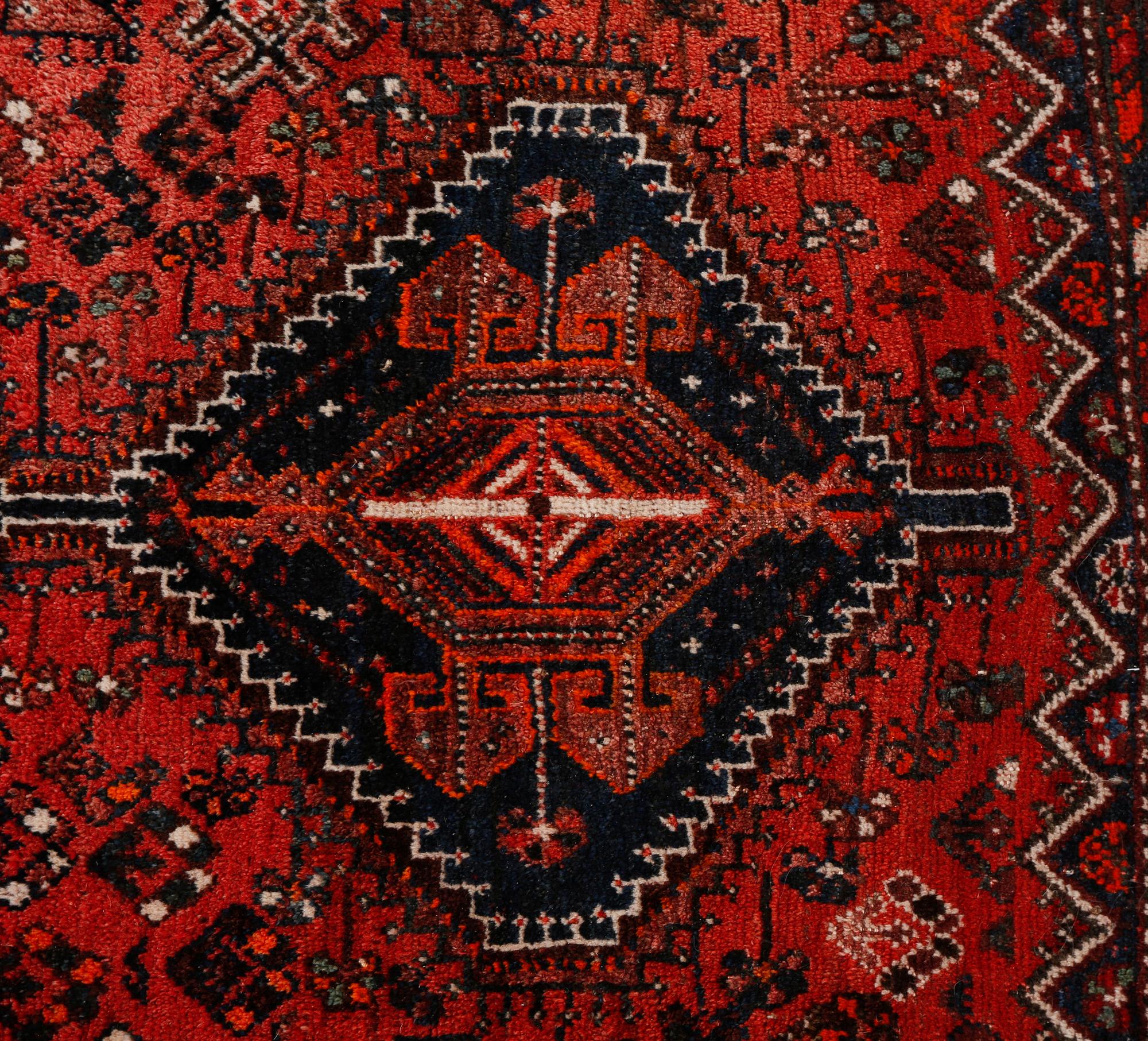 MATTA, Shiraz Gashgai, old, ca 305x220 cm.