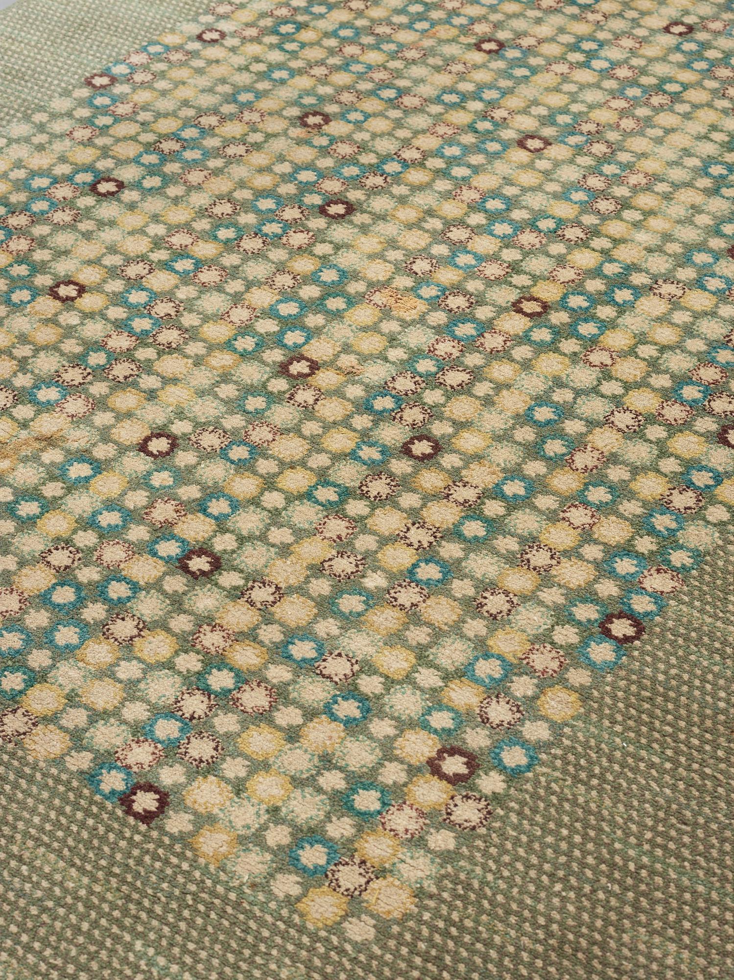 Barbro Nilsson, CARPET. "Falurabatten grön". Knotted pile. 255,5 x 188,5 cm. Signed AB MMF BN.