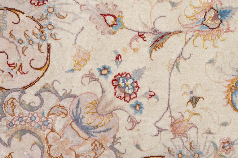 Carpet, Tabriz, silk, approx. 300 x 200 cm.