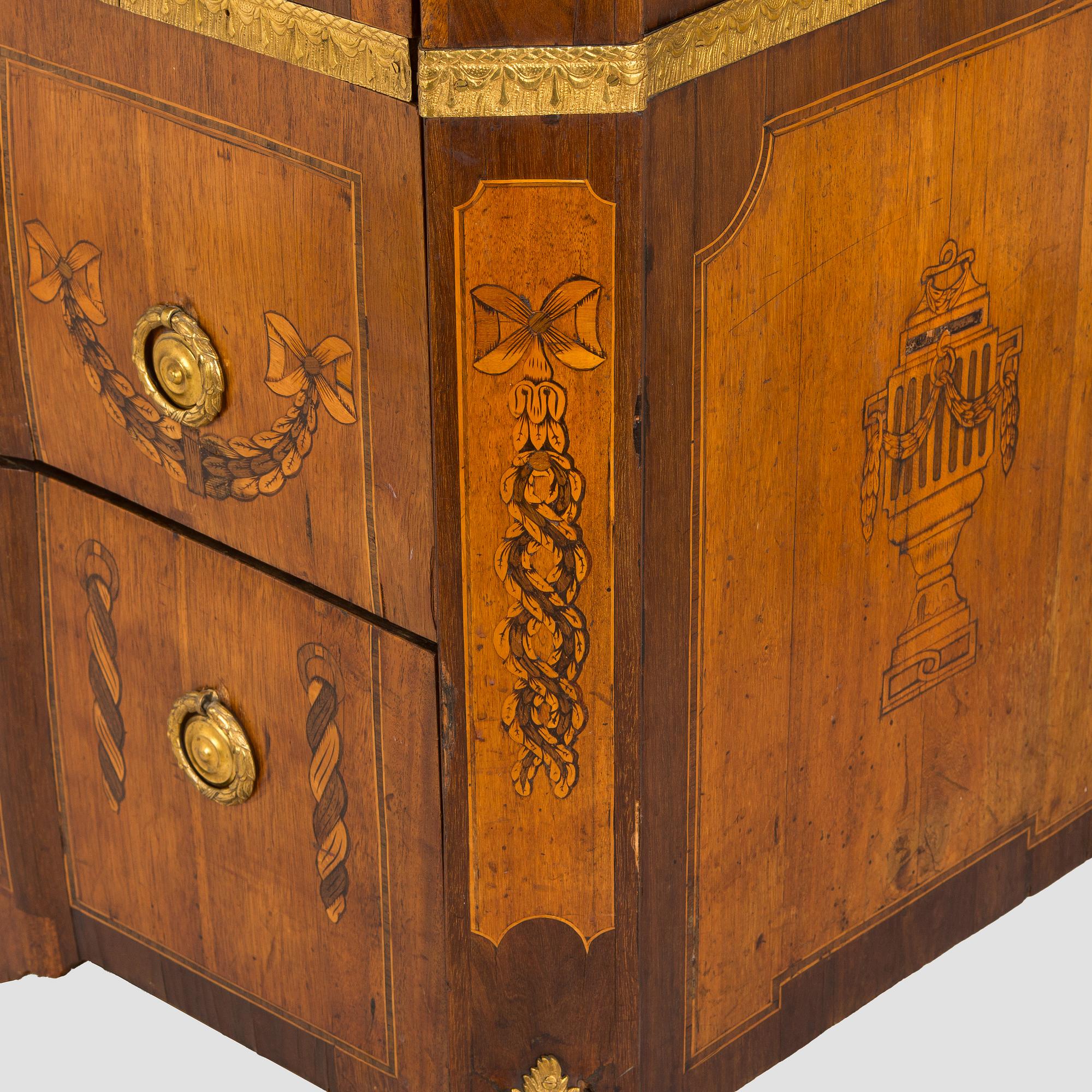 A Gustavian late 18th century commode attributed to J. Hultsten.