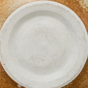 FRANCESCA MASCITTI-LINDH, a stoneware bowl LIISA HALLAMAA, a stoneware bowl.