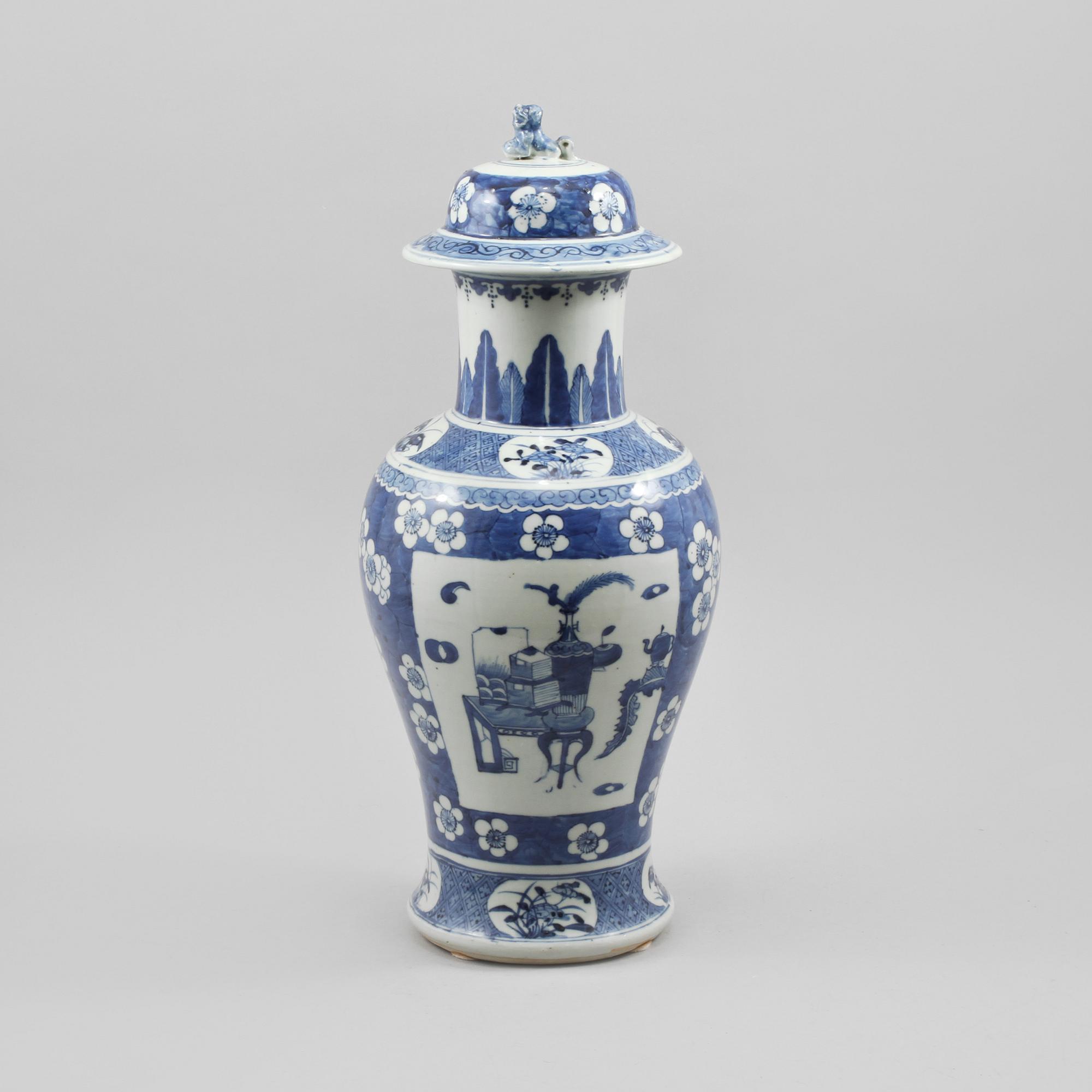 LOCKURNA, porslin, Kina, 1800-tal.