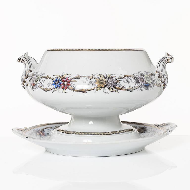 Dinner service, 100 pieces, creamware, "Iris", Rörstrand, second half of the 20th Century.
