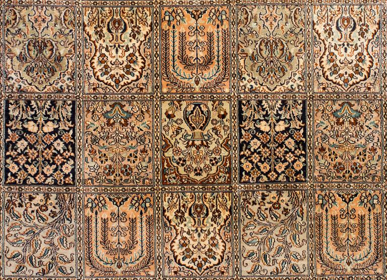 Matto, silkki, Kashmir. Noin 220 x 159 cm.