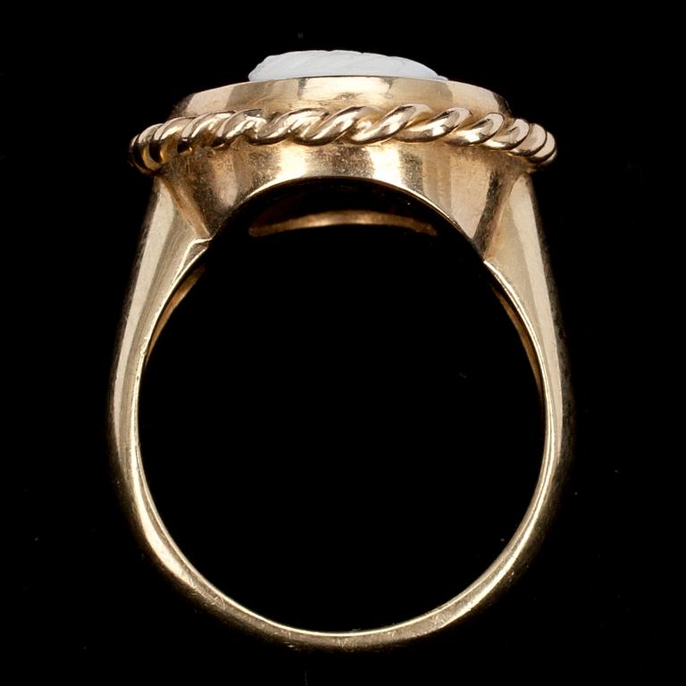 RING, Kamé, 14K guld. Vikt 10,8 g.