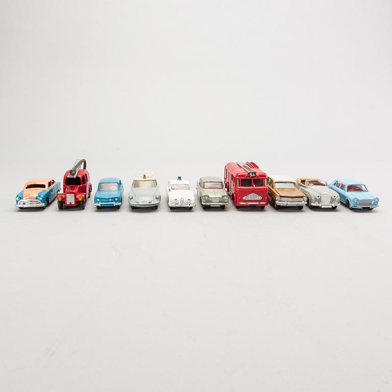 BILAR 10 st Dinky Toys 1950/60-tal.
