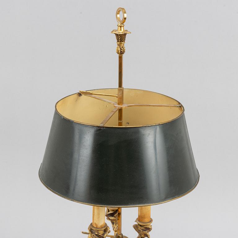 A Bouillotte table lamp, around the year 1900.