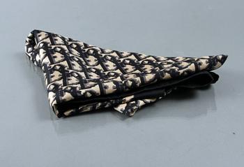KUVERTVÄSKA samt SCARF, Christian Dior.
