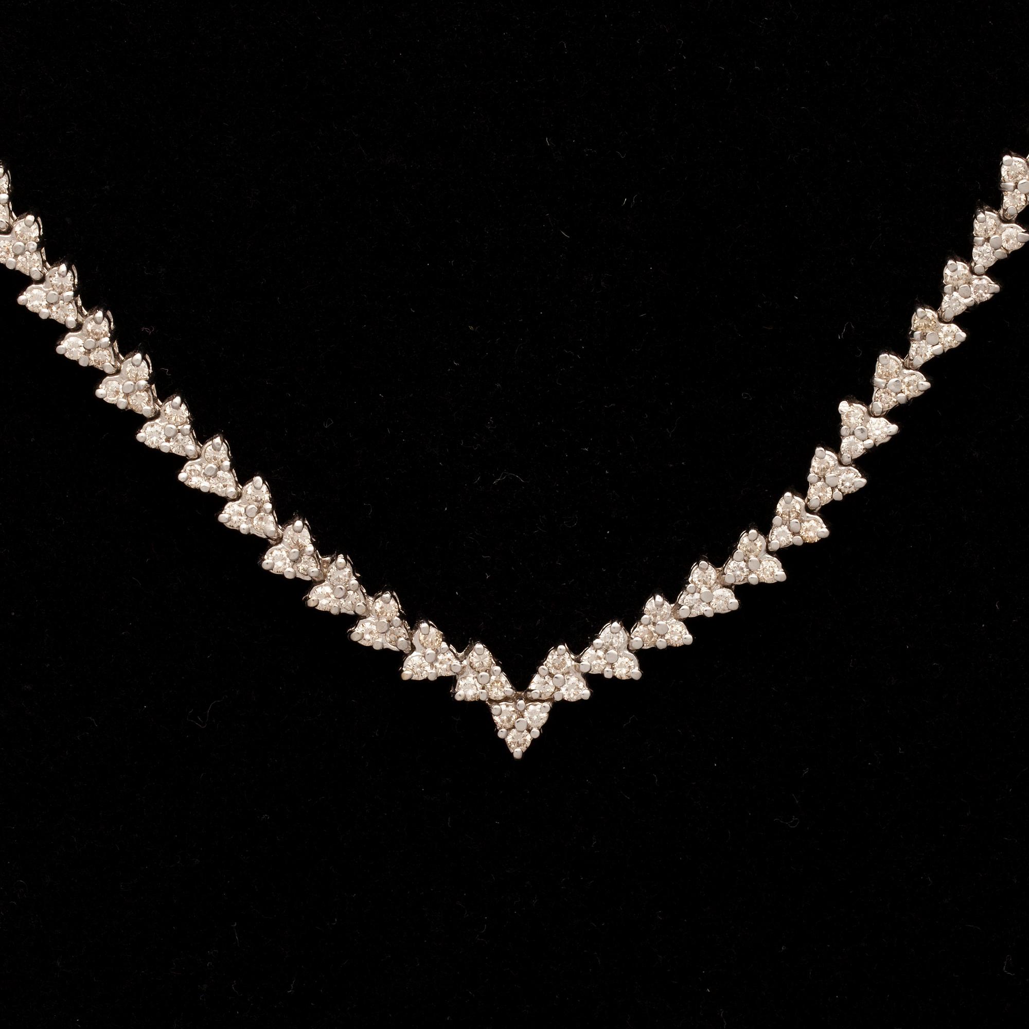 COLLIER, 14K vitguld, briljantslipade diamanter 267 st. Vikt 51,77 g. 2000-tal.