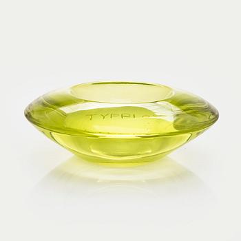 Aimo Okkolin, A' Flying saucer' glass bowl, signed Aimo Okkolin Riihimäen Lasi Oy.