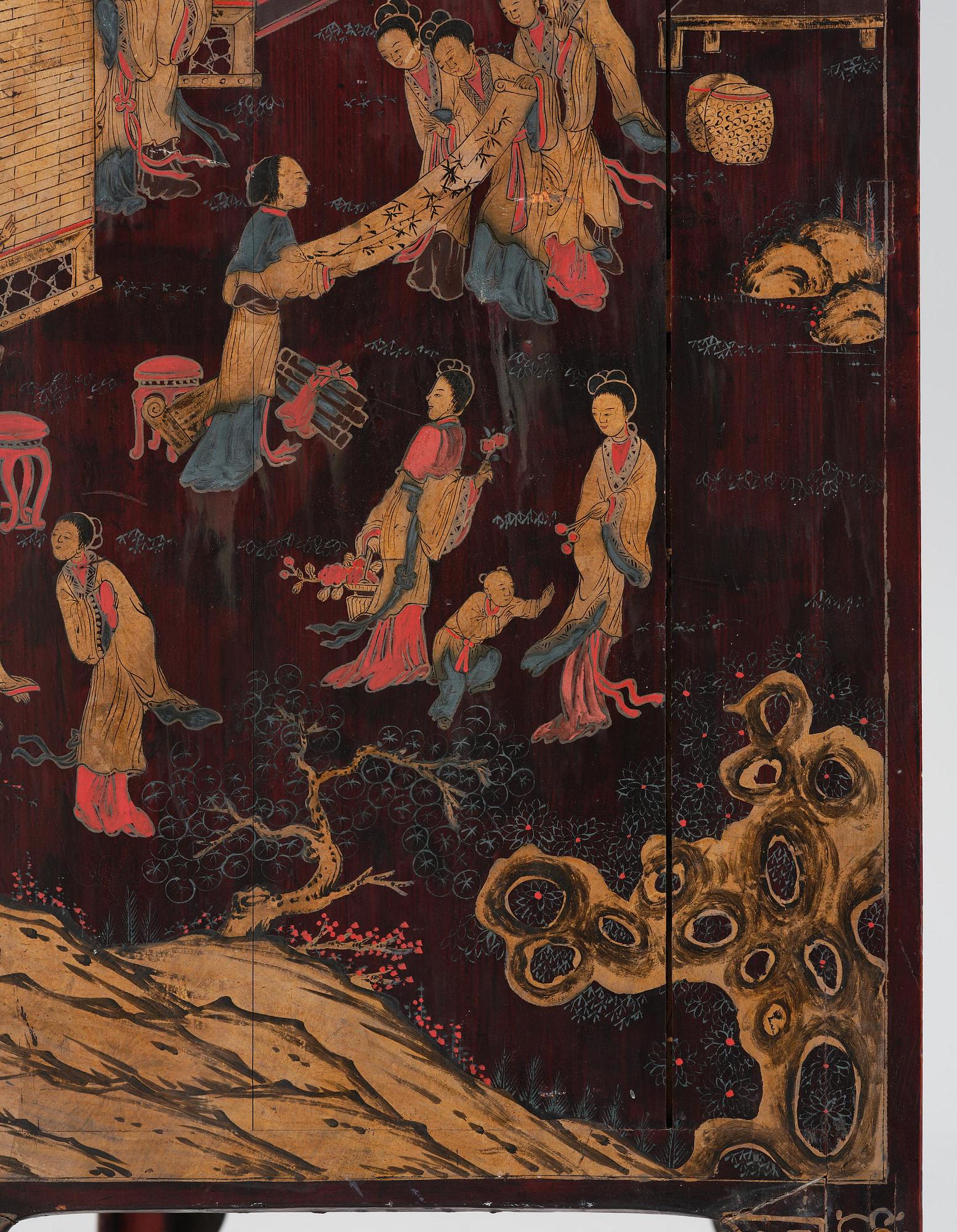 Skåp, förgyllt och rödlackerat. Qingdynastin, 17/1800-tal.