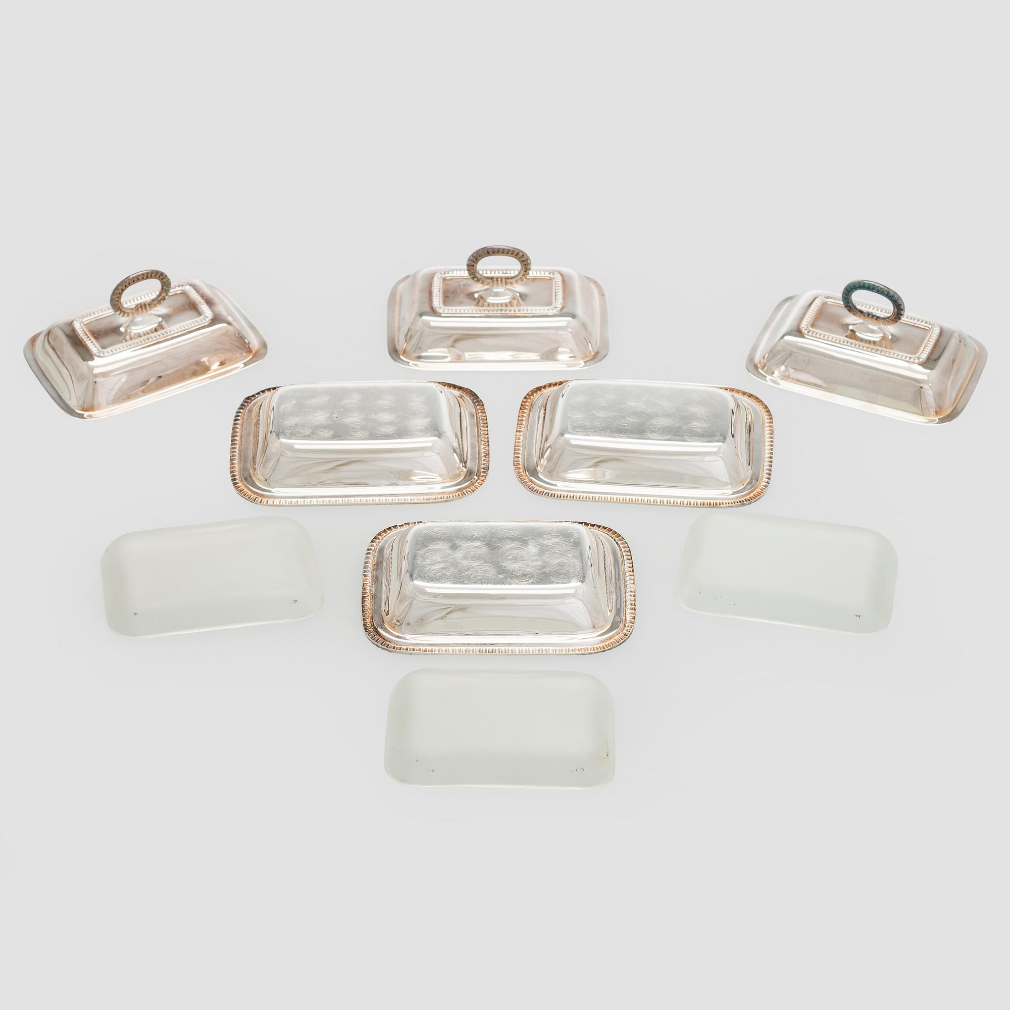 Kokoelma kattausesineitä, 17 osaa.