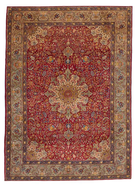 MATTO, a semi-antique Tabriz, ca 339 x 253,5 cm.