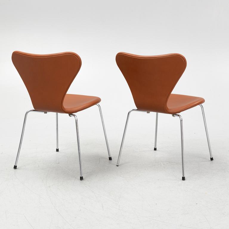 Arne Jacobsen, six "Series 7" chairs for Fritz Hansen, Denmark.