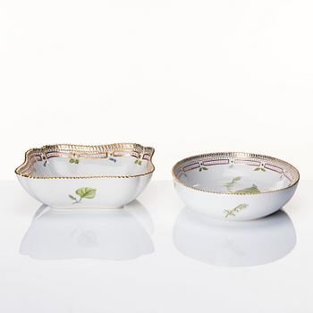 A set of two Royal Copenhagen 'Flora Danica' serving dishes, Denmark, 20th Century.