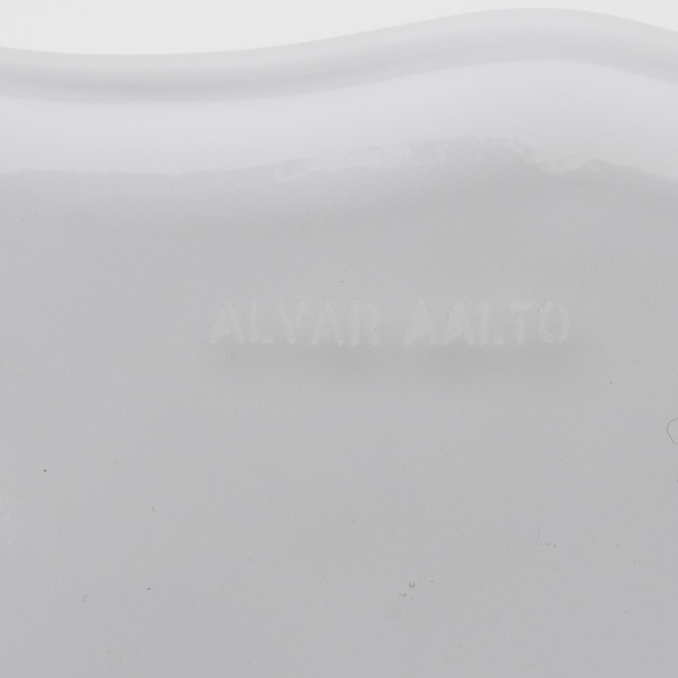 ALVAR AALTO, GLASSKULPTUR, 4 DELAR. Aalto-blomman. Sign. Alvar Aalto. Iittala 1980/90-talet.