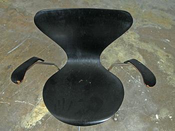 SKRIVBORDSSTOL, "Sjuan", Arna Jacobsen för Fritz Hansen 1964.