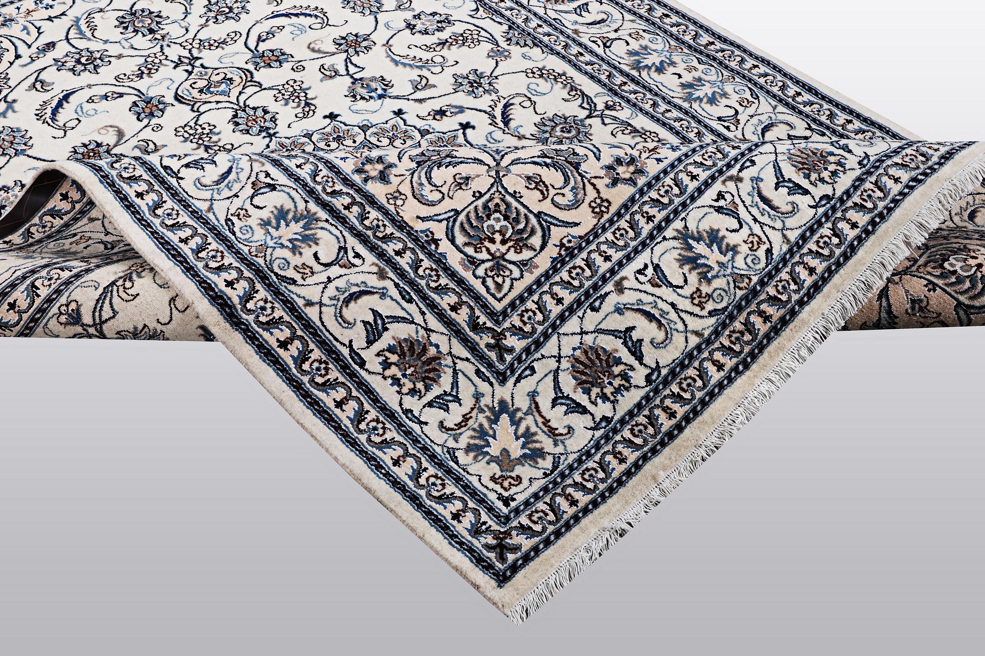 Matta, Nain 9 Laa, part silk, ca 310 x 203 cm.