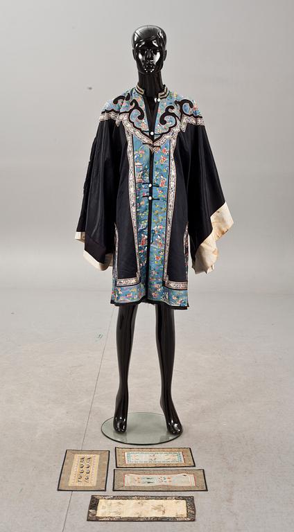 JACKA samt BORDSDEKORATION,5 delar. Broderad, Kina, 1920-tal.