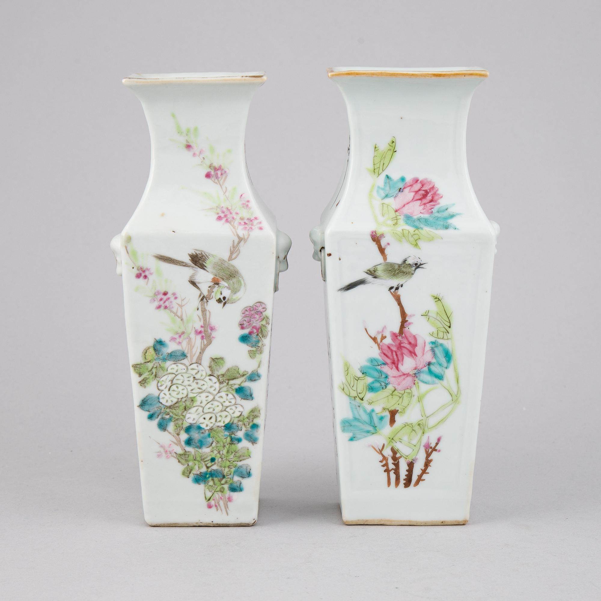 Two Qing dynasti vases, turn of the century.