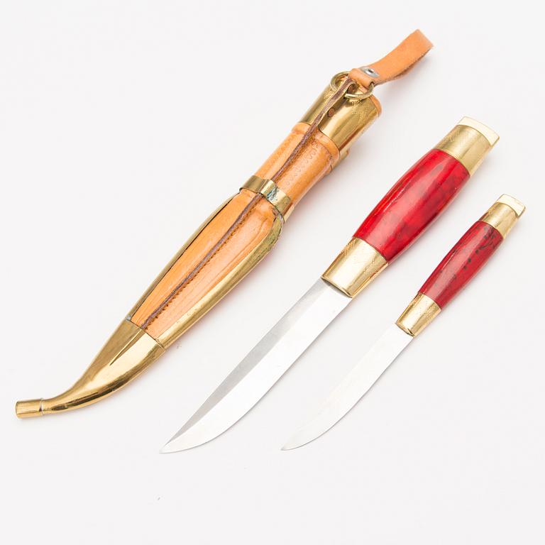 A Finnish Puukko Double Knife with a belt, marked Iisakki Järvenpää Oy, Kauhava Finland, late 20th Century.