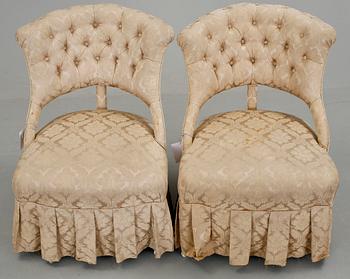 FÅTÖLJER, ett par, tapetserarstil, Oscarianska, omkring sekelskiftet 1900.