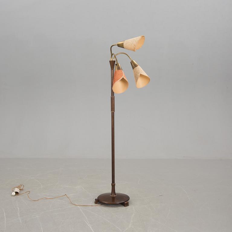GOLVLAMPA, 1900-talets mitt.