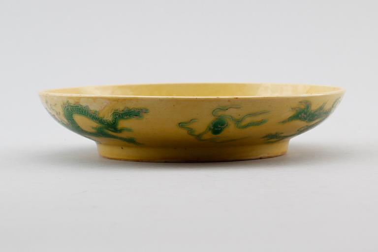 SKÅLFAT, porslin, Kina, med  Kangxi sex karaktärers märke, 1900-tal.